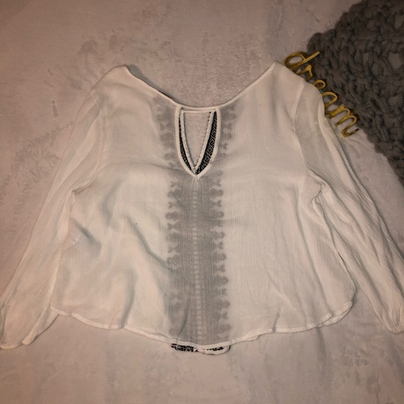 Long sleeved key hole blouse - Picture 2 of 4